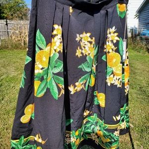 Eva Mendez oranges skirt